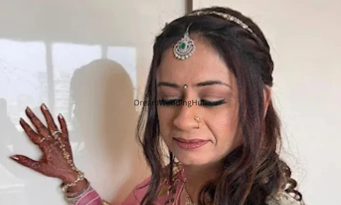 Swetas Beauty And Bridal Makeover Academy